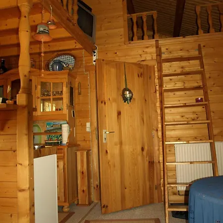 Lägenhet Blockhaus In - Fuer 2 Erwachsene Und 1 Kind Von 5 Bis 16 Jahre Baabe